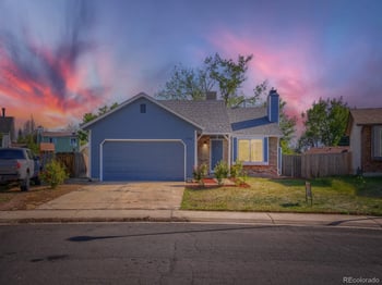 19714 E Oxford Dr, Aurora, CO 80013