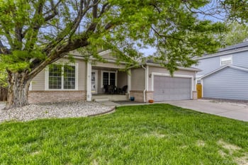15677 E Quincy Ln, Aurora, CO 80015