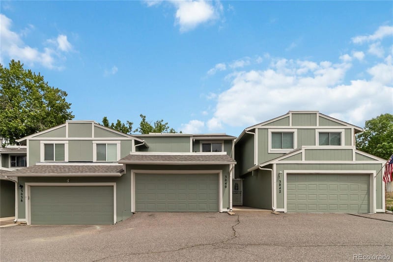 3040 Macon Cir, Aurora, CO 80014