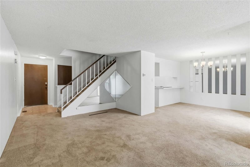 3040 Macon Cir, Aurora, CO 80014