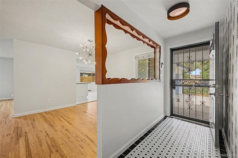 520 Iola St, Aurora, CO 80010