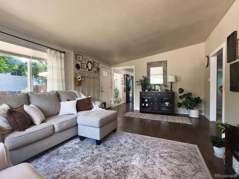 924 Kelly Dr, Loveland, CO 80537