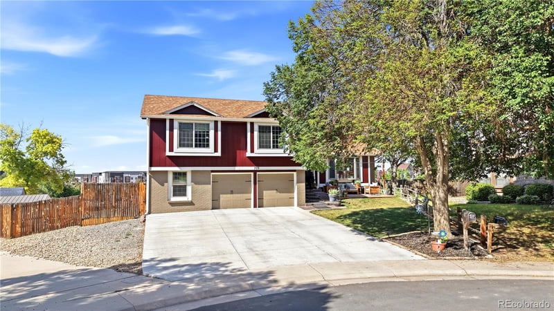 702 S Eagle St, Aurora, CO 80012