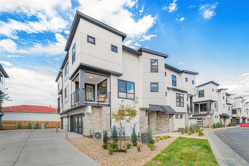 1980 Holly St #1, Denver, CO 80222