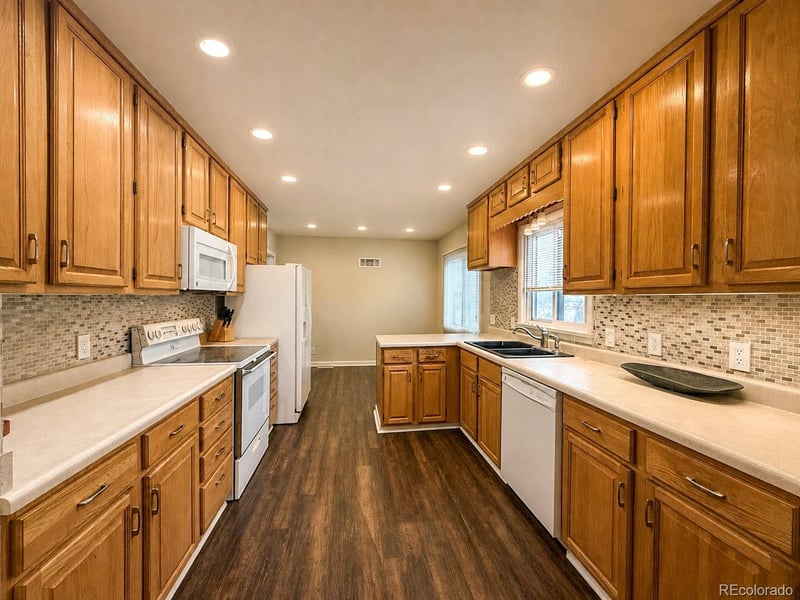 905 12th St, Rocky Ford, CO 81067