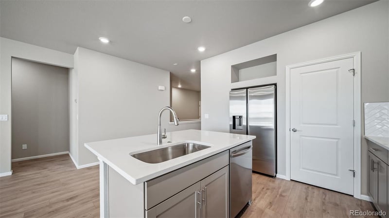 28689 E 4th Pl, Watkins, CO 80137
