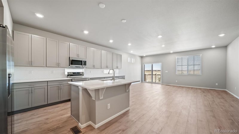 28689 E 4th Pl, Watkins, CO 80137