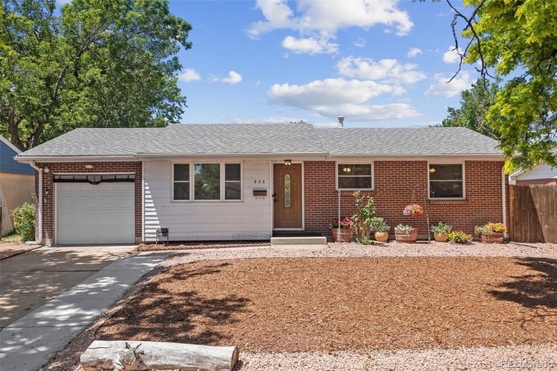 933 Jamaica St, Aurora, CO 80012