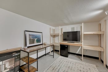 705 N Corona St, Colorado Springs, CO 80903
