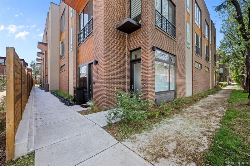 2438 Washington St, Denver, CO 80205
