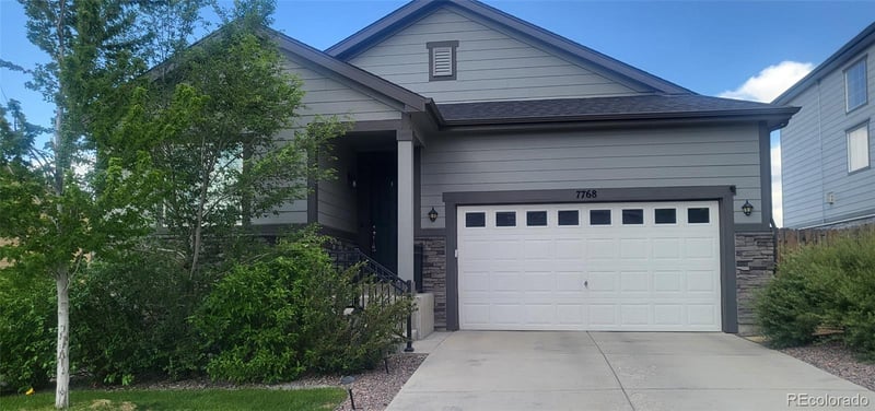 7768 Old Hammer Way, Aurora, CO 80016