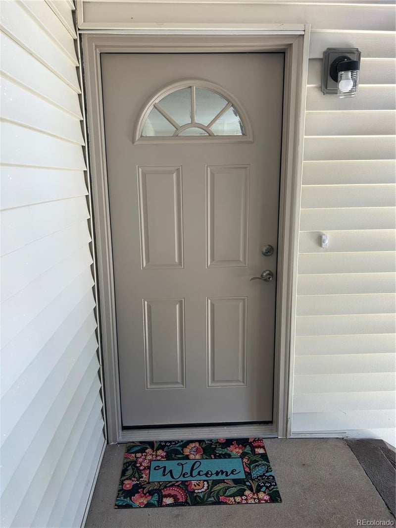 17391 Mansfield Ave #821R, Aurora, CO 80013