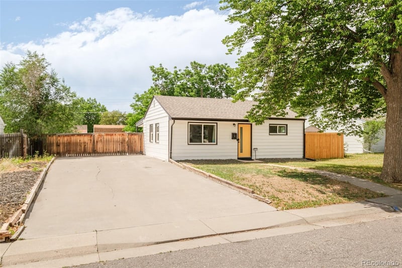 965 Lima St, Aurora, CO 80010
