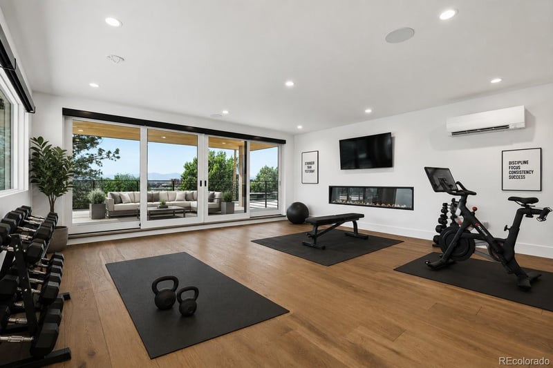 267 Clermont St, Denver, CO 80246
