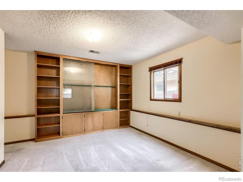 1621 Hoffman Dr, Loveland, CO 80538
