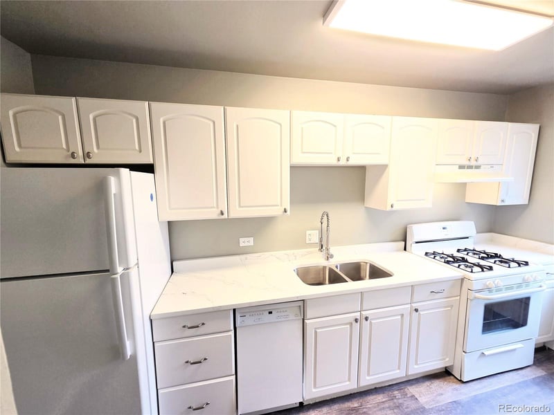 1101 Bellaire St #101, Denver, CO 80220