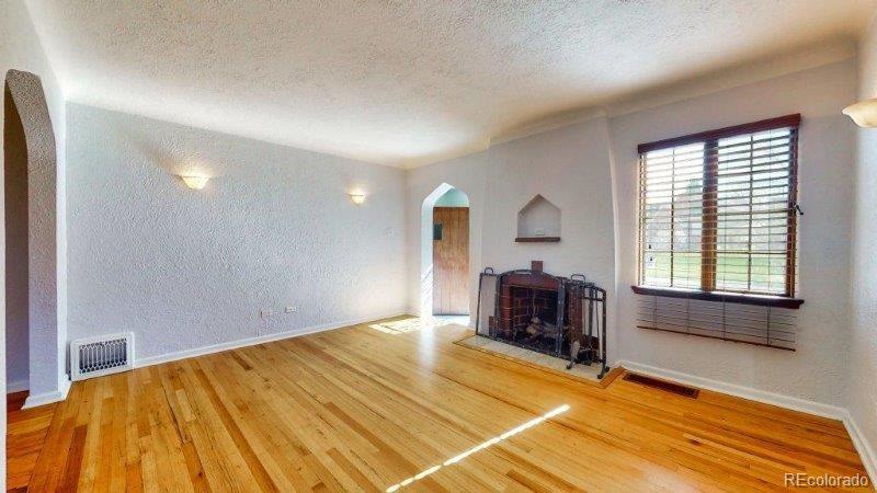 3317 Saint Paul St, Denver, CO 80205