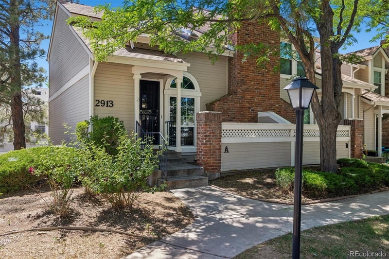 2913 W Long Cir #A, Littleton, CO 80120