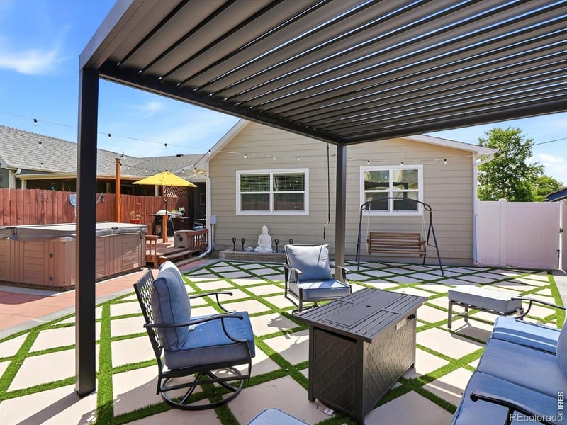 1864 Mount Sneffels St, Longmont, CO 80504