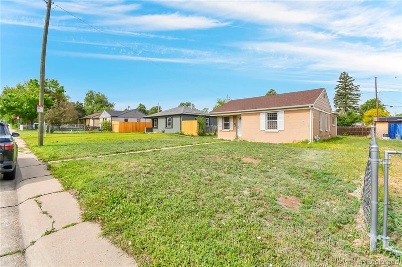 3725 Jackson St, Denver, CO 80205