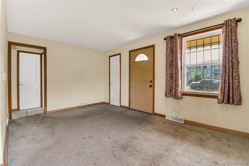 3725 Jackson St, Denver, CO 80205