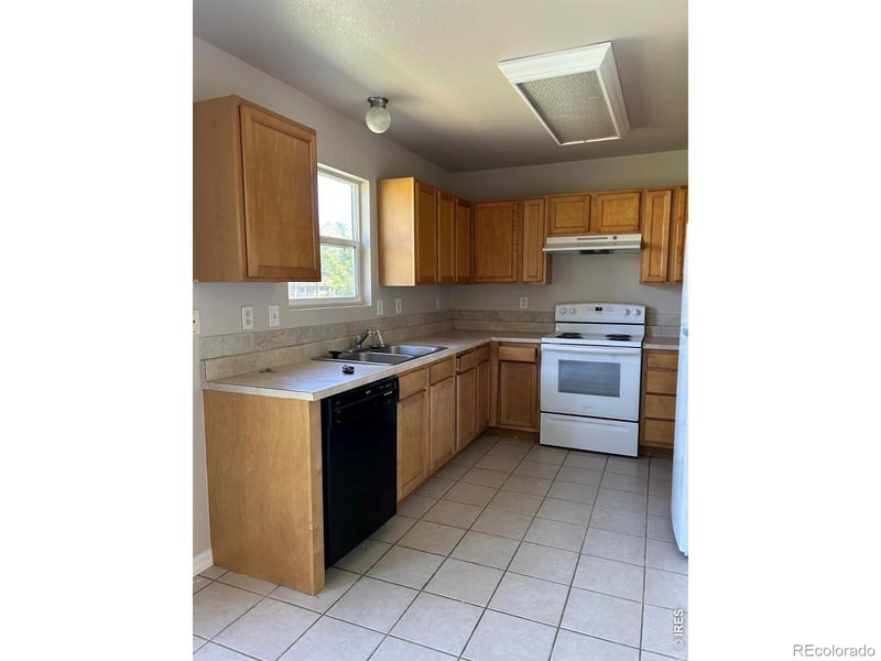 3717 Salida Ct, Evans, CO 80620