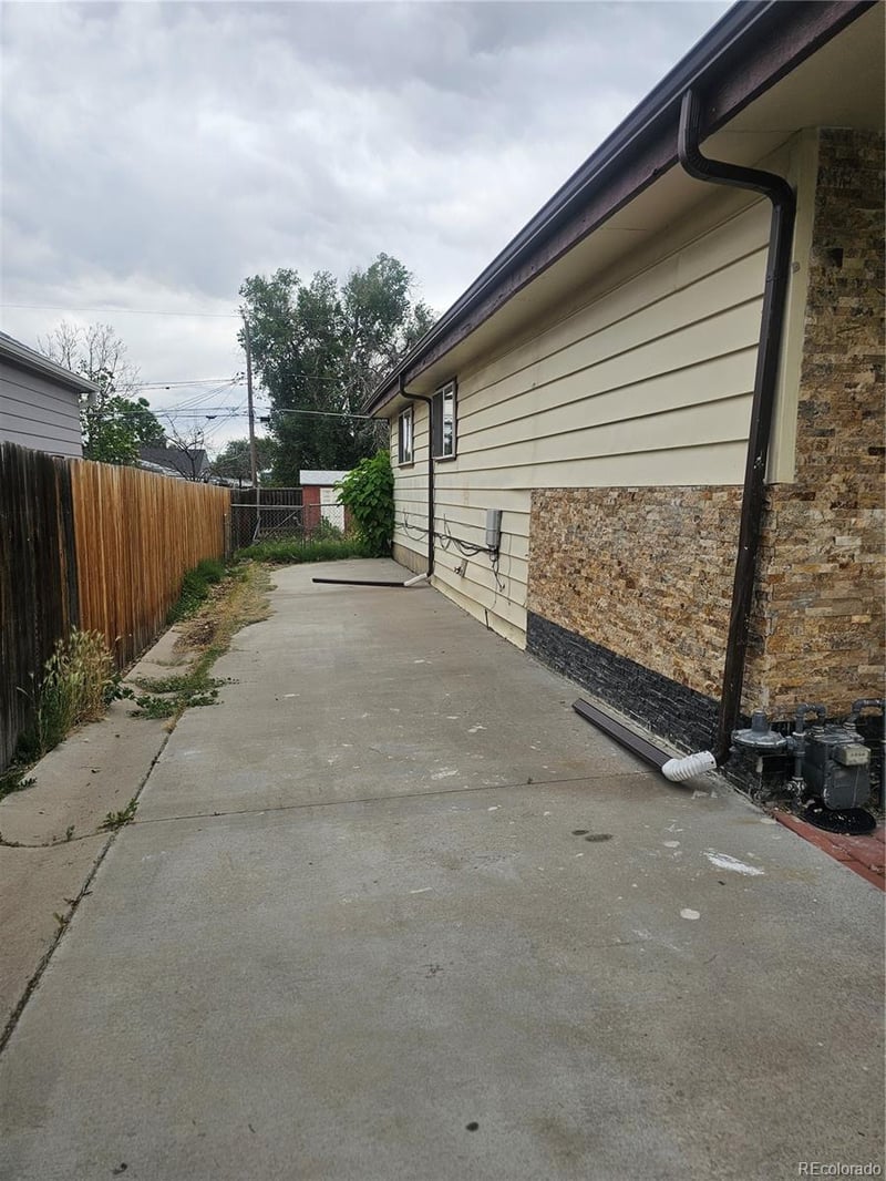6680 Julian St, Denver, CO 80221