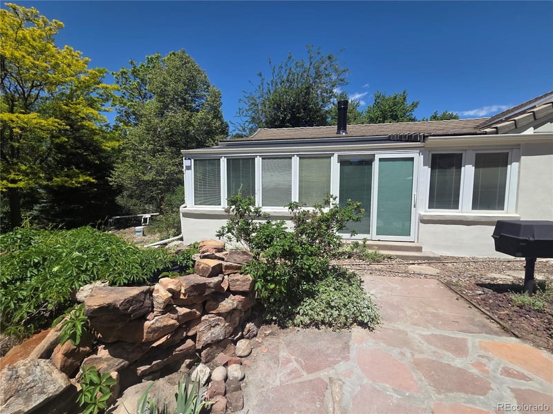 2713 Paris Pl, Aurora, CO 80014