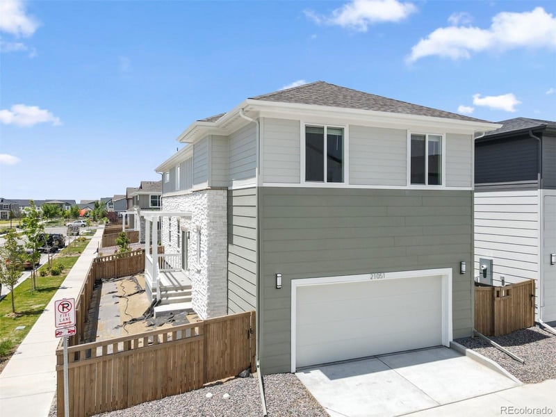 21051 63rd Dr, Aurora, CO 80019