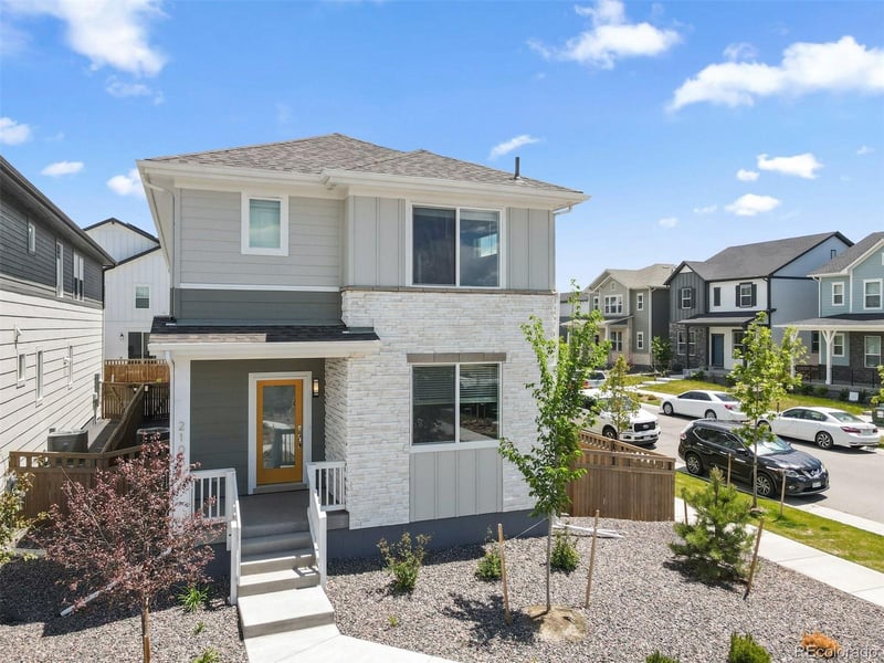 21051 63rd Dr, Aurora, CO 80019
