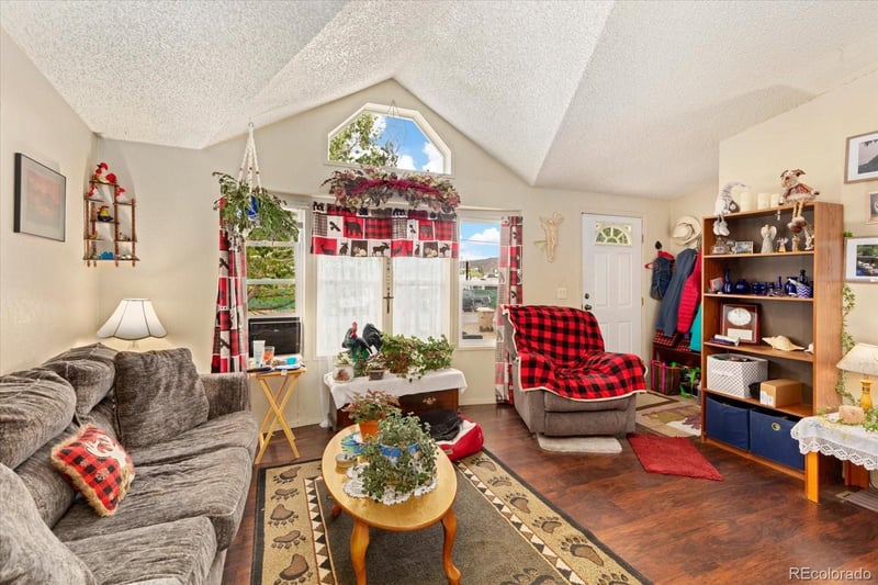 102 - 104 Palmer Ave, Poncha Springs, CO 81242