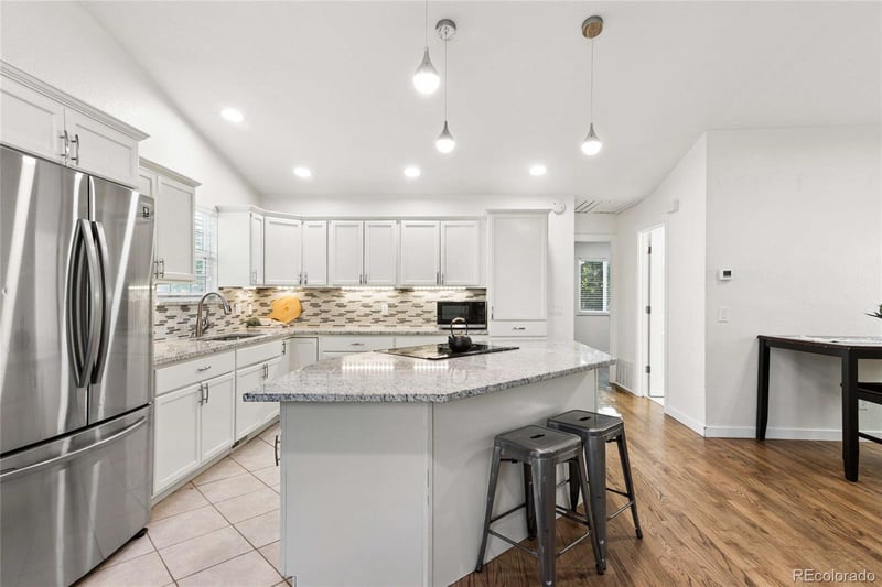 993 Oakland Ct, Aurora, CO 80012