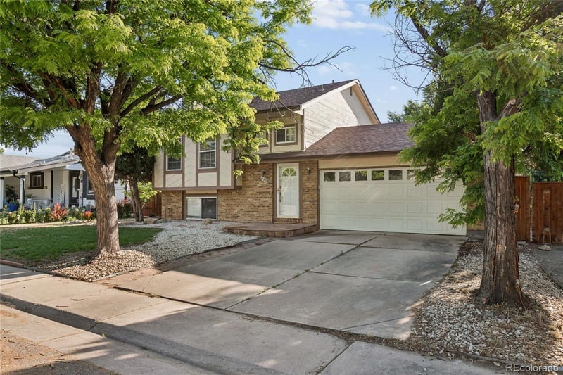 993 Oakland Ct, Aurora, CO 80012