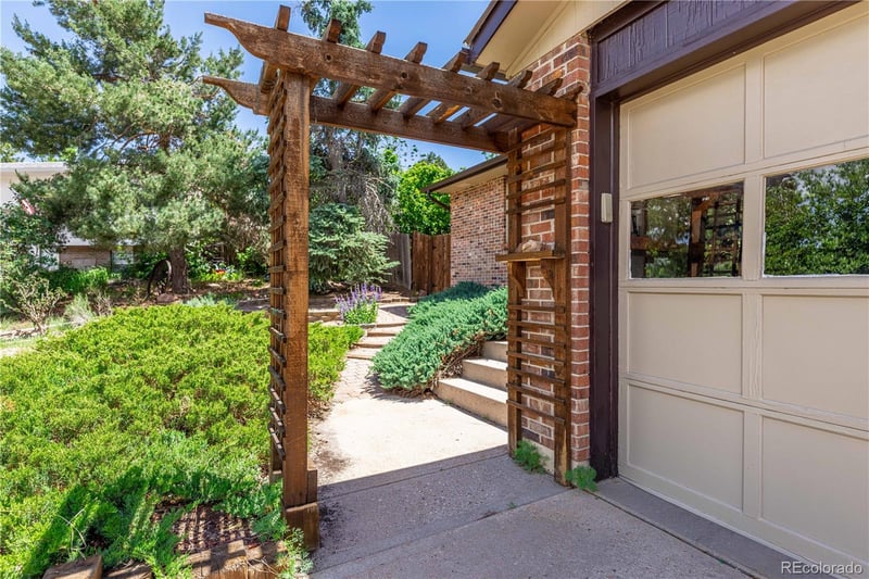 208 Elm Ct, Castle Rock, CO 80104