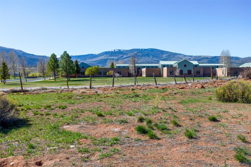 375 Red Fox Dr, Gypsum, CO 81637