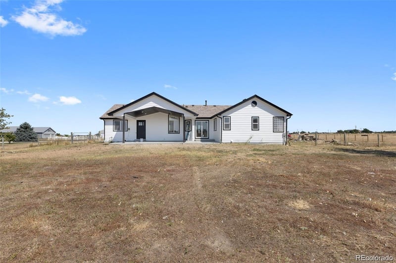 731 Shoshone St, Strasburg, CO 80136