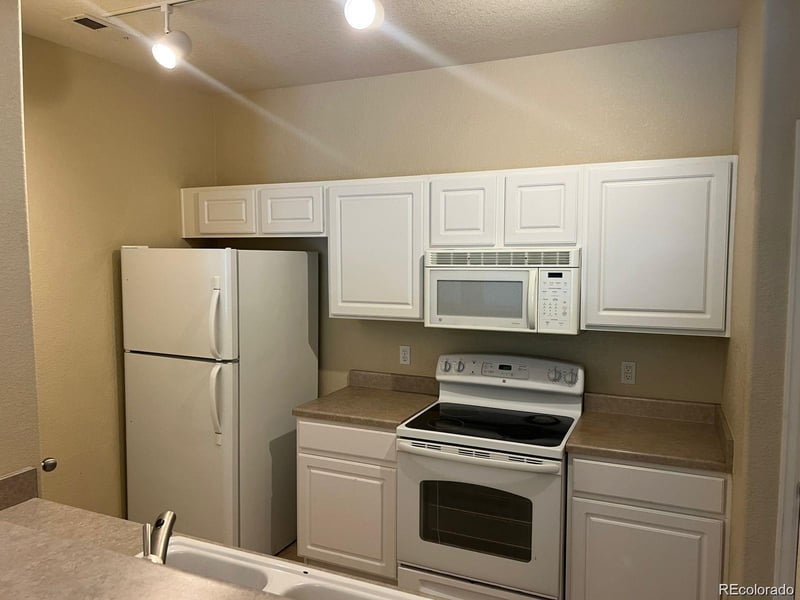 5255 Memphis St #712, Denver, CO 80239