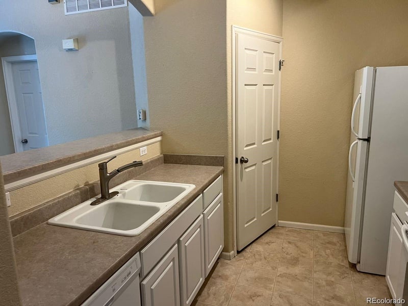 5255 Memphis St #712, Denver, CO 80239