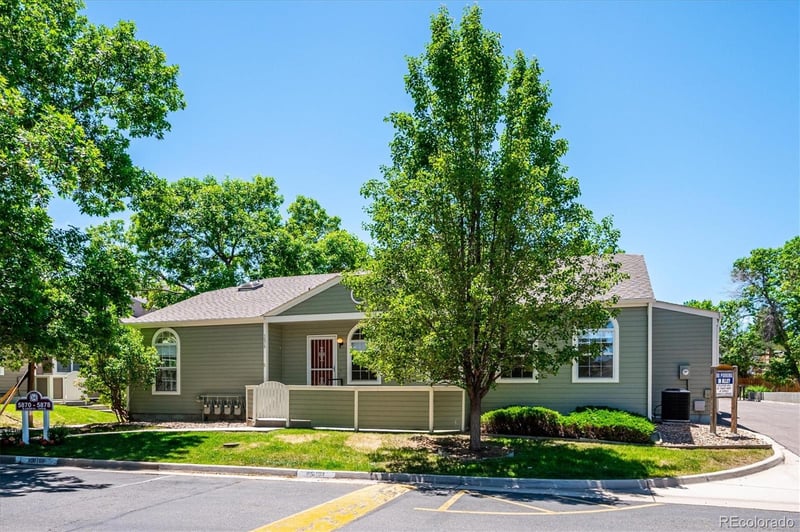 5878 W Asbury Pl, Lakewood, CO 80227