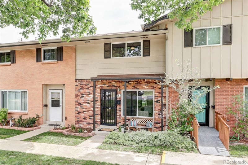 582 Xenon Ct, Lakewood, CO 80228