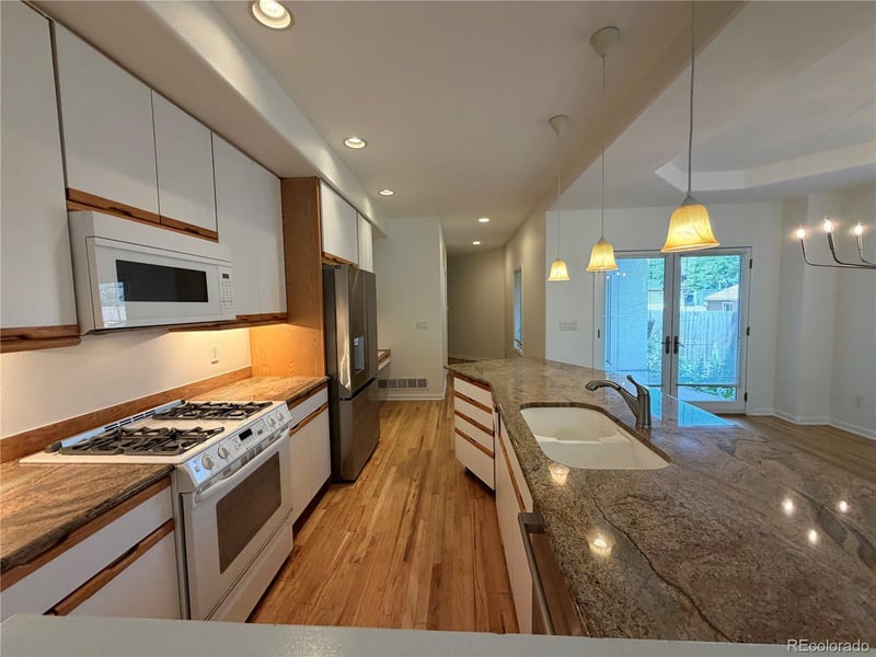 225 Monroe St, Denver, CO 80209