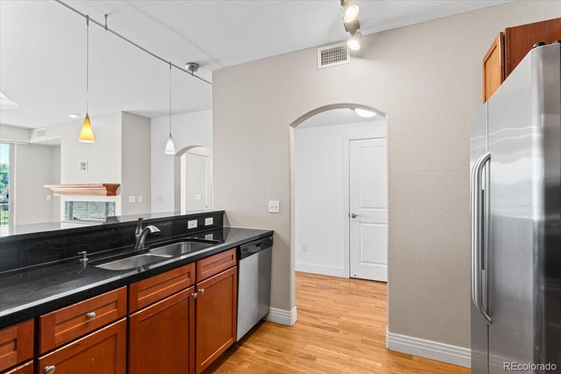 9019 E Panorama Cir #D120, Englewood, CO 80112