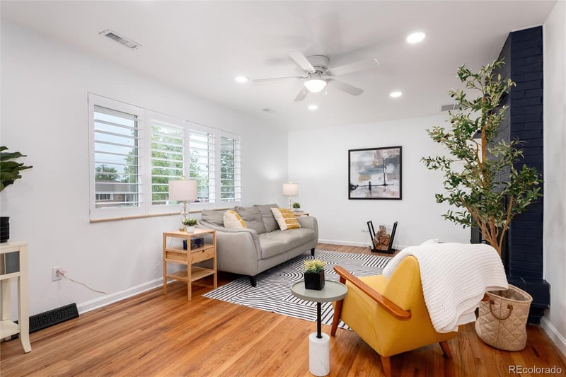 402 Ursula St, Aurora, CO 80011
