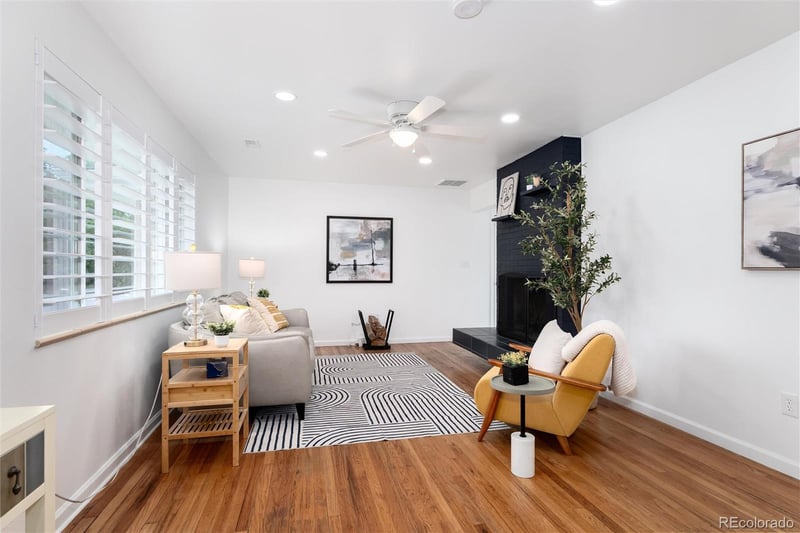 402 Ursula St, Aurora, CO 80011