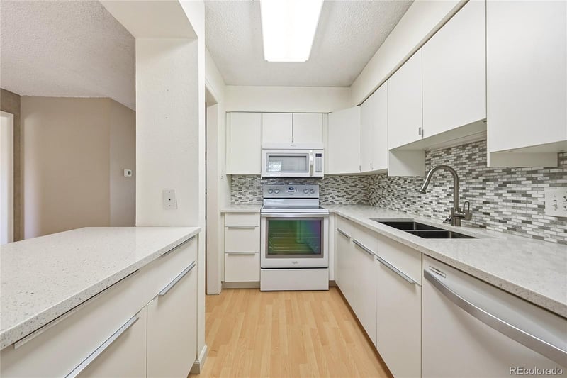 7110 Gaylord St #O7, Centennial, CO 80122
