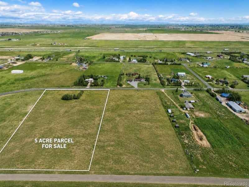 54234 Wolf Creek Dr, Strasburg, CO 80136