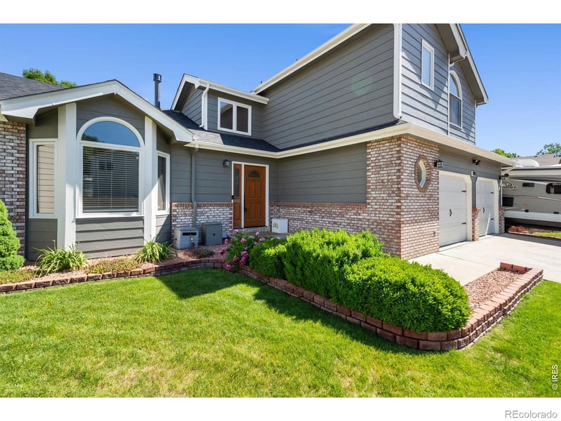 883 44th St, Loveland, CO 80538