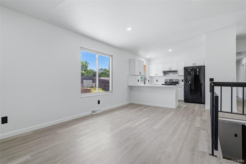 4660 Idalia St, Aurora, CO 80015