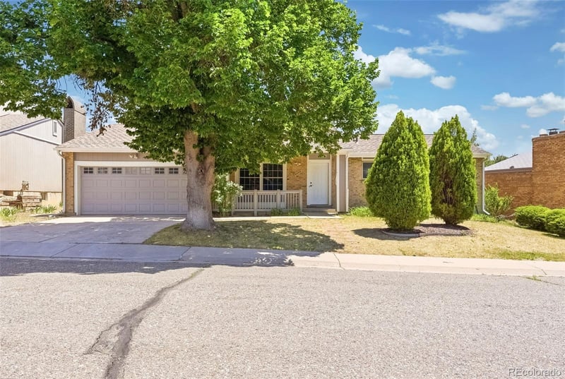 4660 Idalia St, Aurora, CO 80015