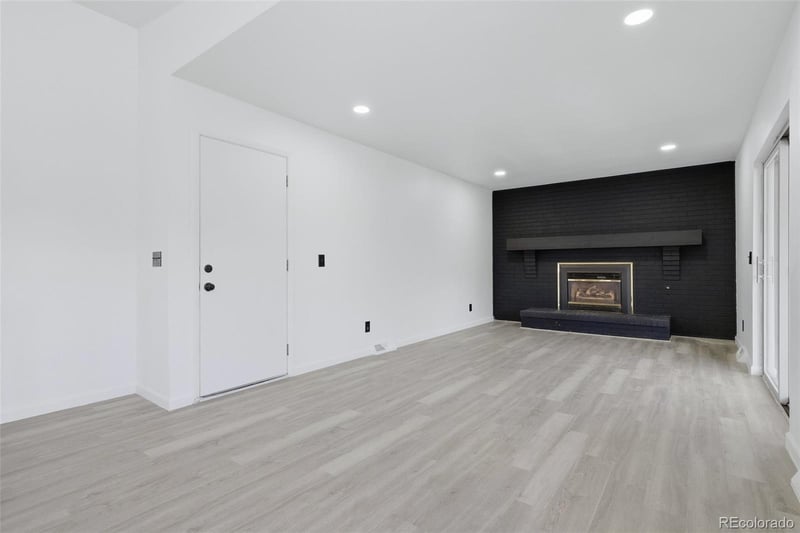 4660 Idalia St, Aurora, CO 80015